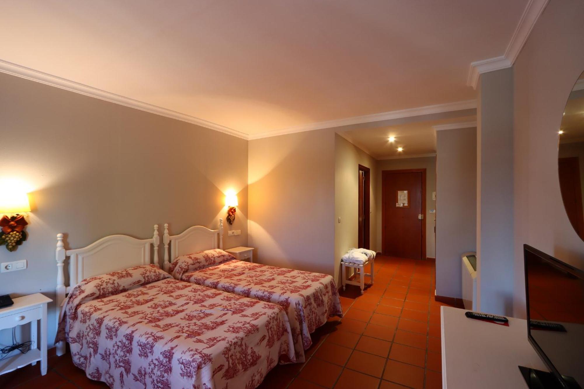 Hotel Varinia Serena - Balneario De Alange Zewnętrze zdjęcie